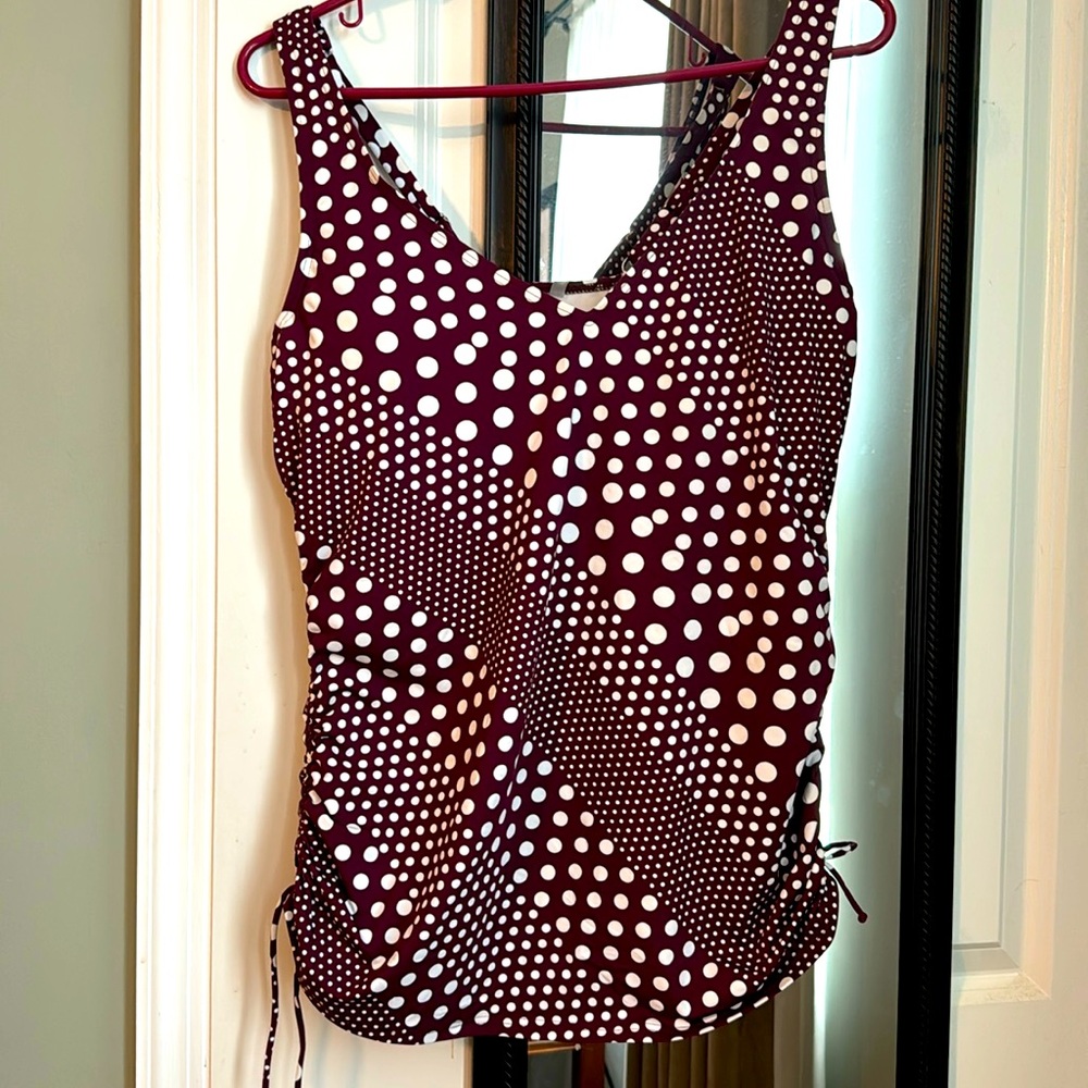 Women’s Lands End tankini top with underwire cups
